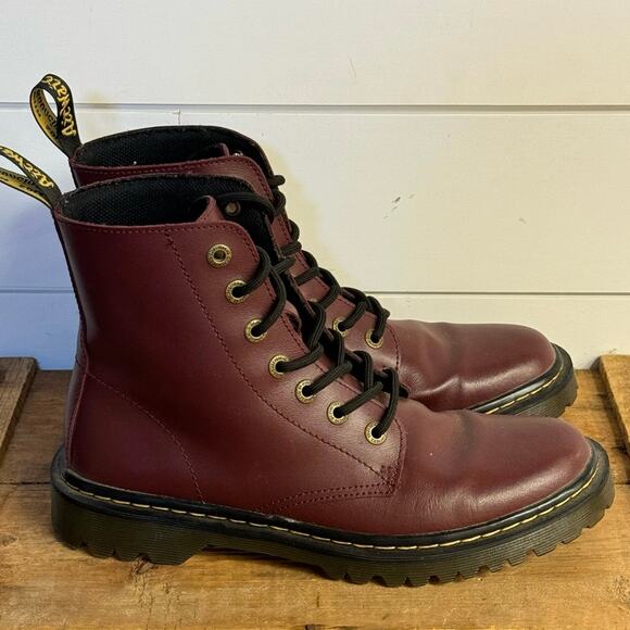 Dr. Martens 1460 SMOOTH LEATHER LACEUP BOOTS Burgundy Size 9 - Picture 1 of 12